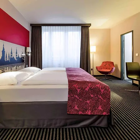 Mercure Hotel Wuerzburg Am Mainufer Exterior photo